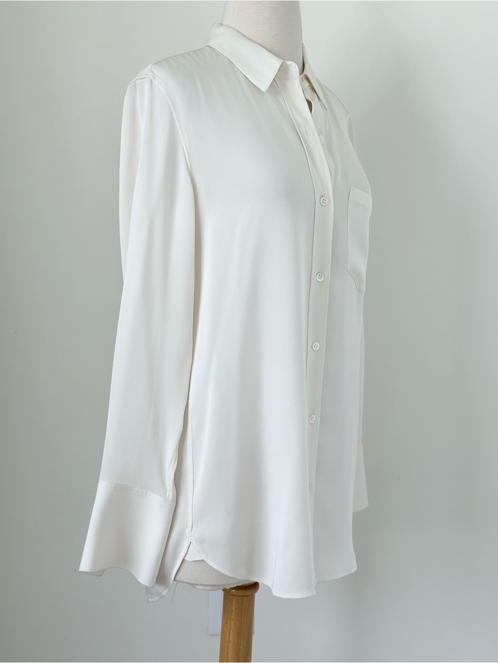 Theory Ivory Button Down Silk Shirt Blouse w/pocket Size Small